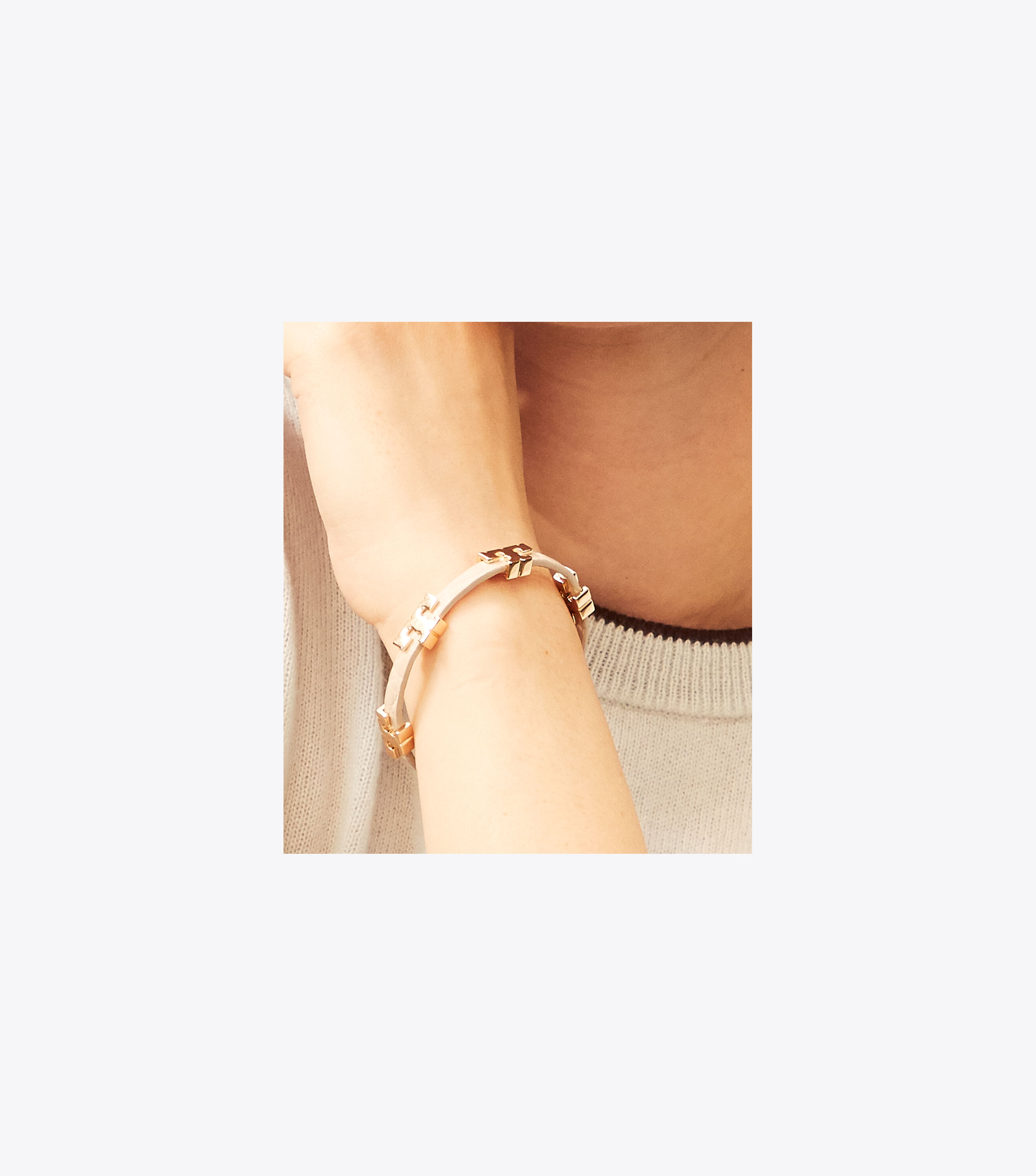 Tory burch serif t hot sale single wrap bracelet