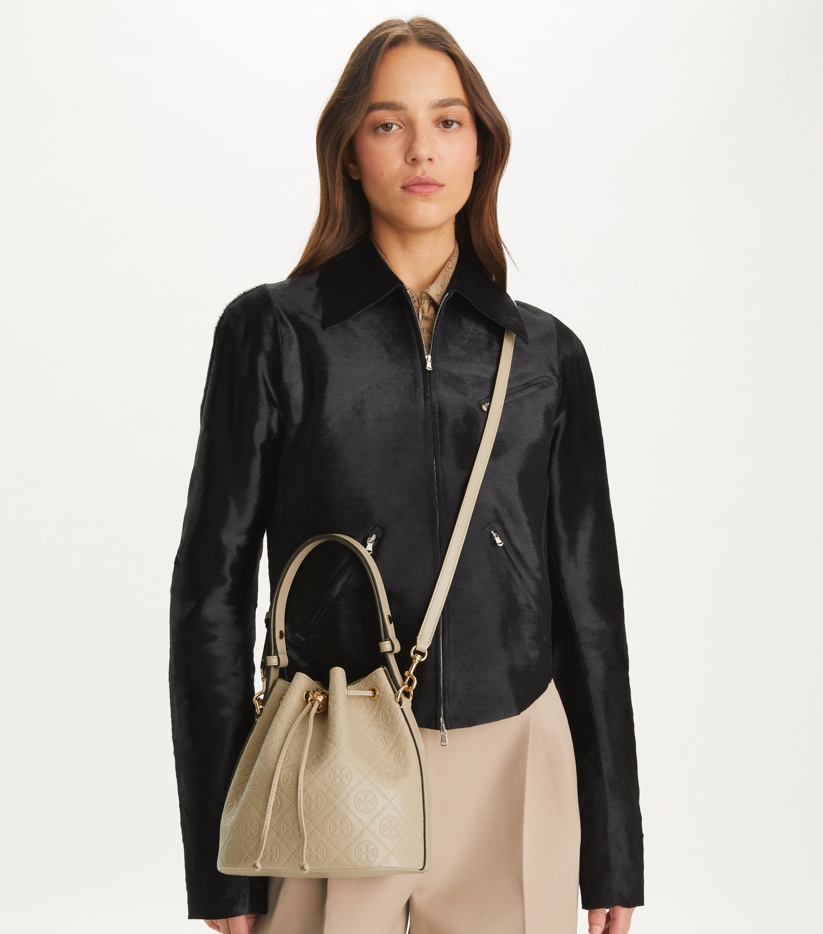 T Monogram Leather Bucket Bag, Fresh Clay | Tory Burch KSA
