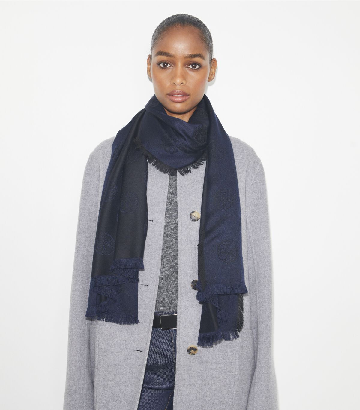 tory burch medallion logo oblong traveler scarf