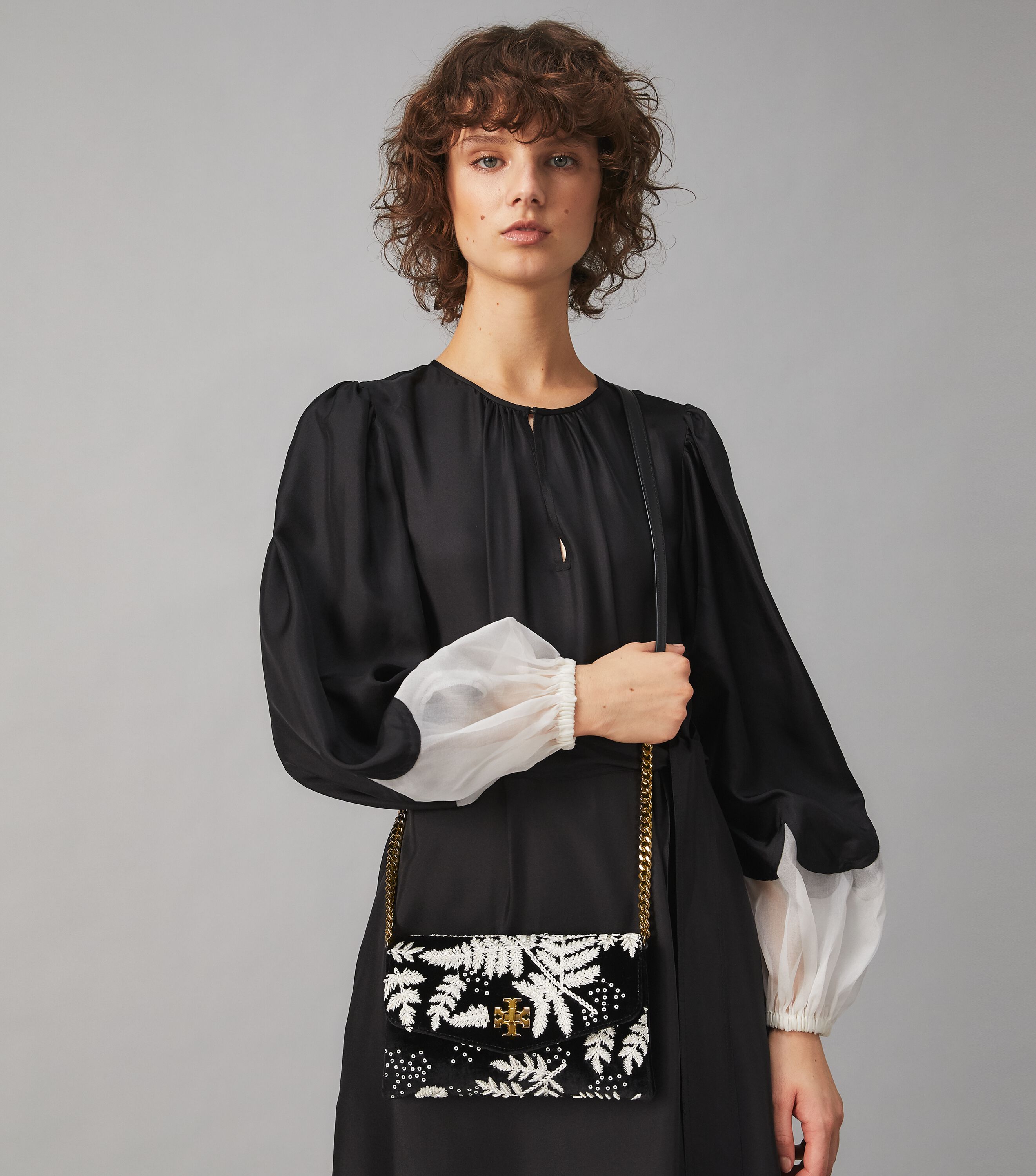 Kira embroidered 2025 velvet chain wallet