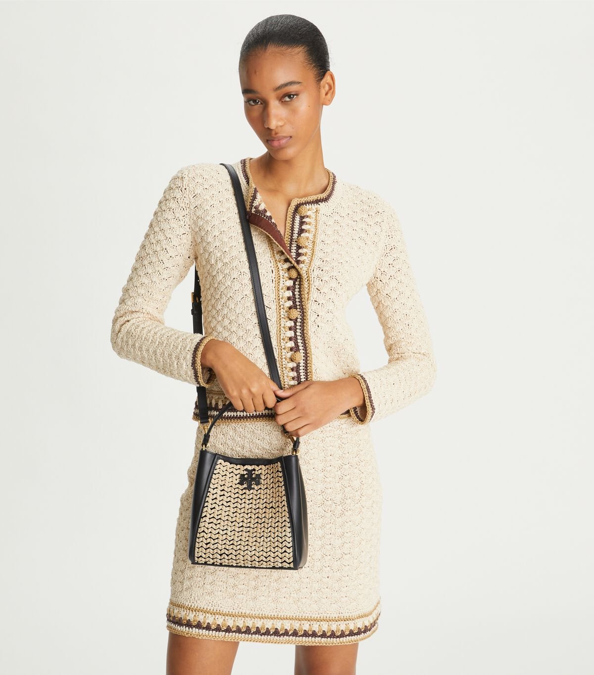 tory burch small mcgraw raffia bucket bag