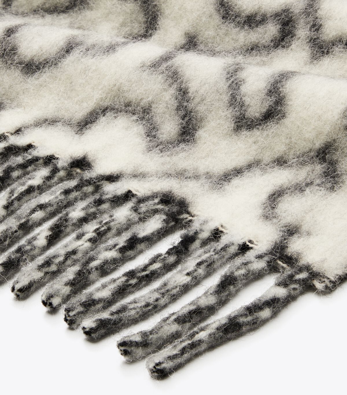 وشاح بازل بشعار الماركة tory burch وشاح بازل بشعار الماركة