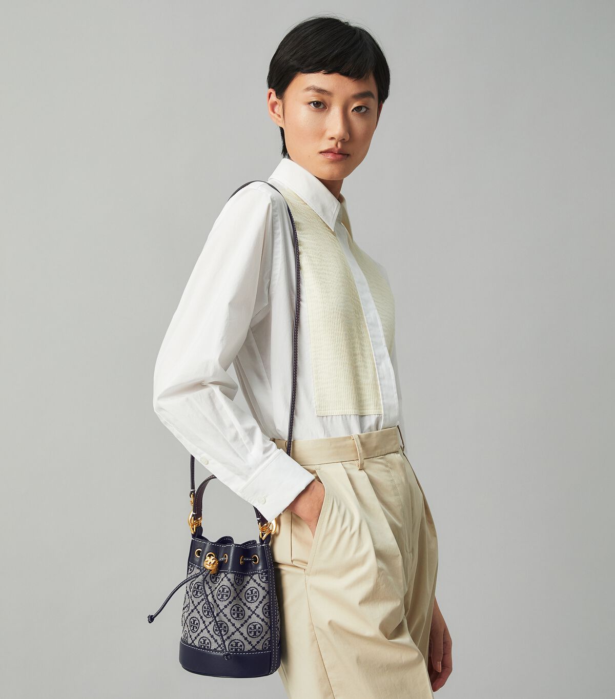 tory burch mini t monogram bucket bag
