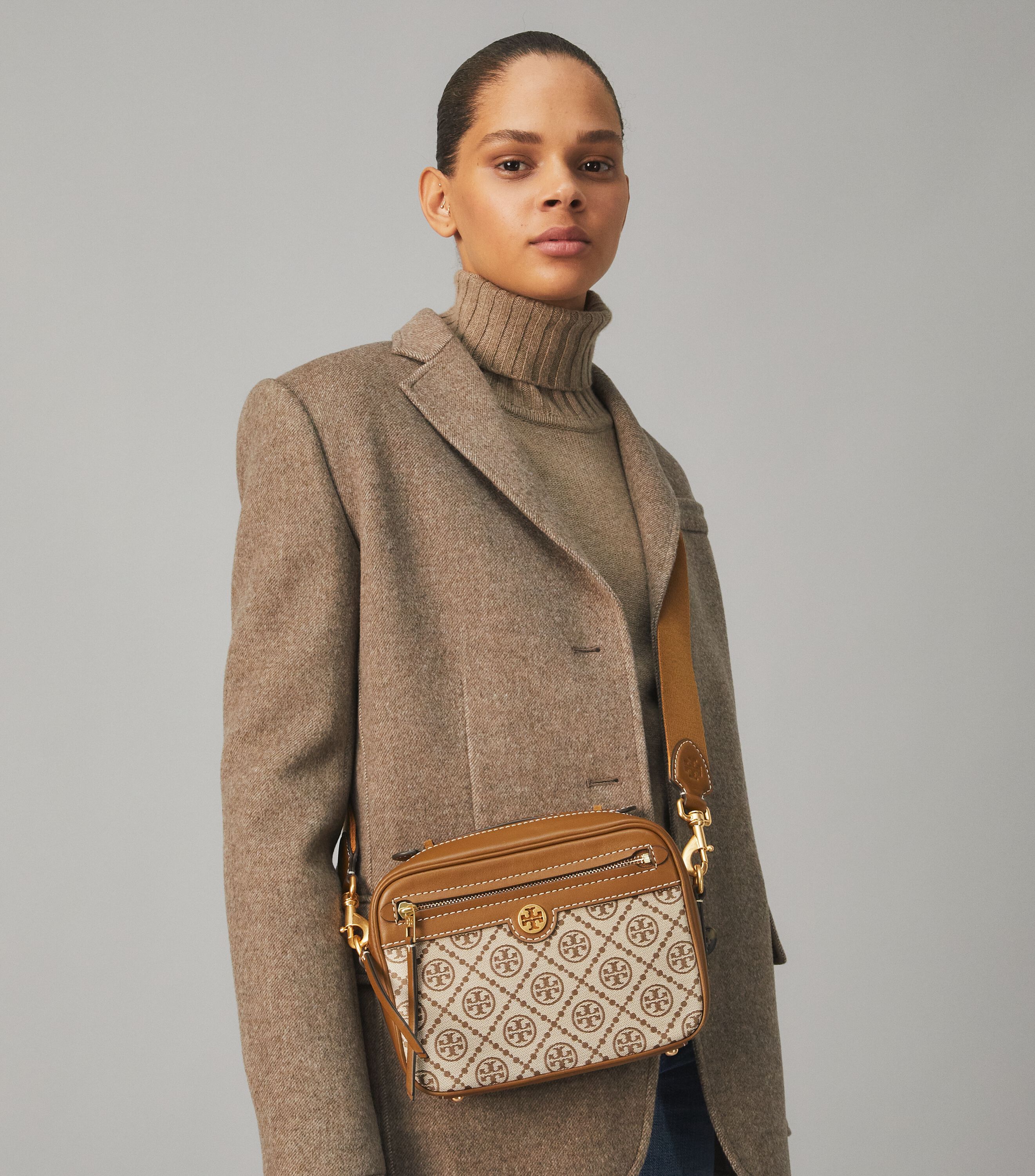 Tory burch sales camera bag sale