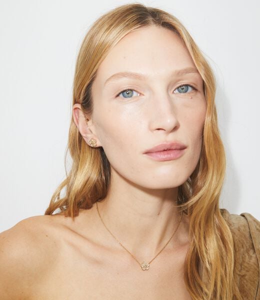 قلادة فورجت مي نات المرصعة بالجواهر tory burch قلادة فورجت مي نات المرصعة بالجواهر