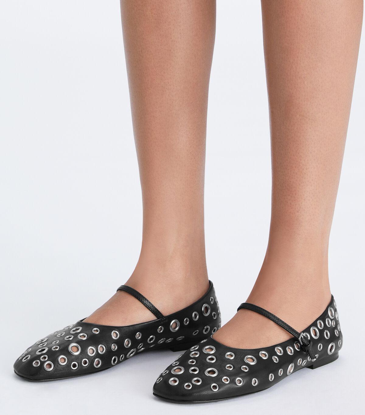 tory burch حذاء باليه ماري جين ذو فتحات