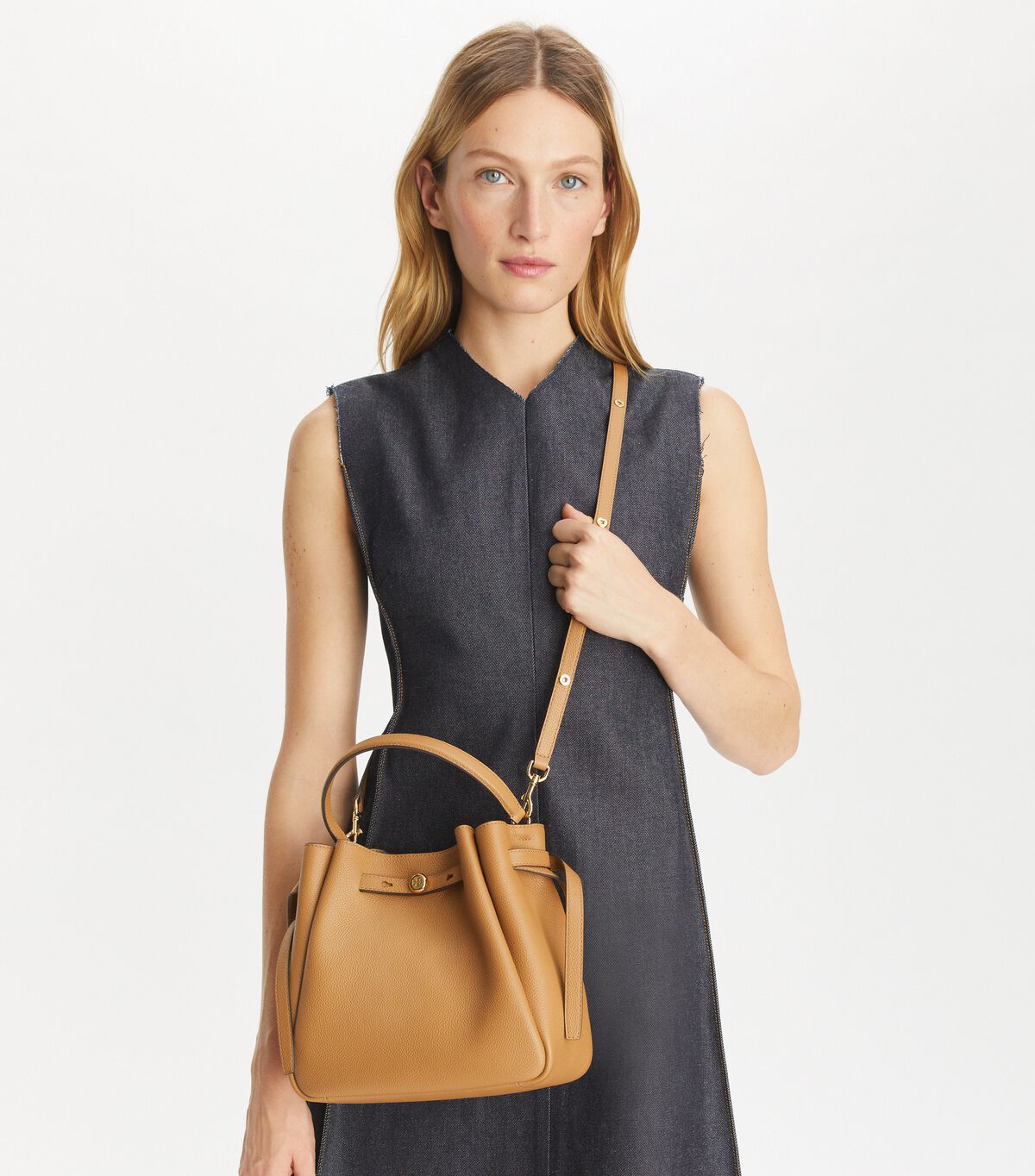 tory burch romy bucket bag