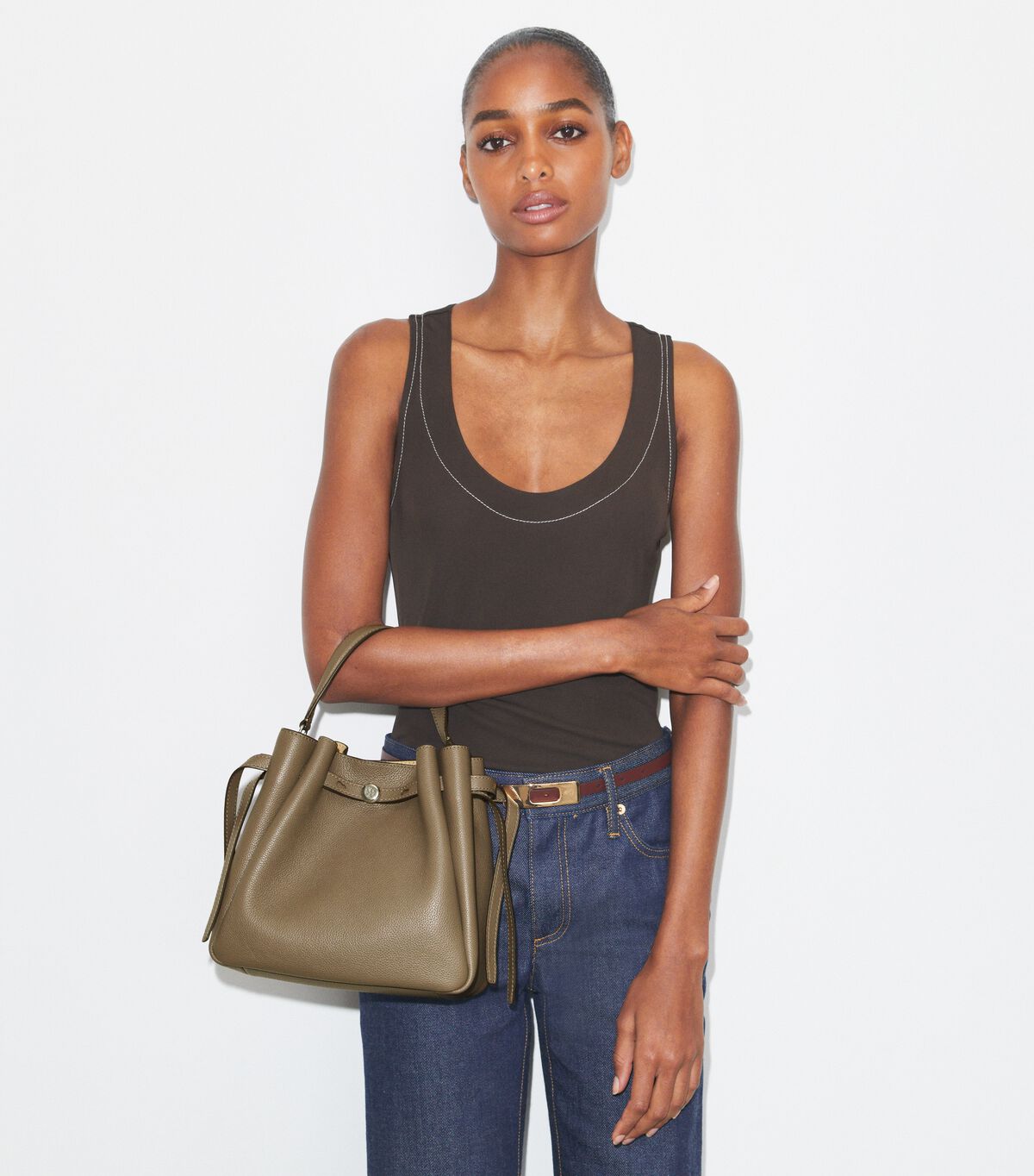 tory burch romy bucket bag