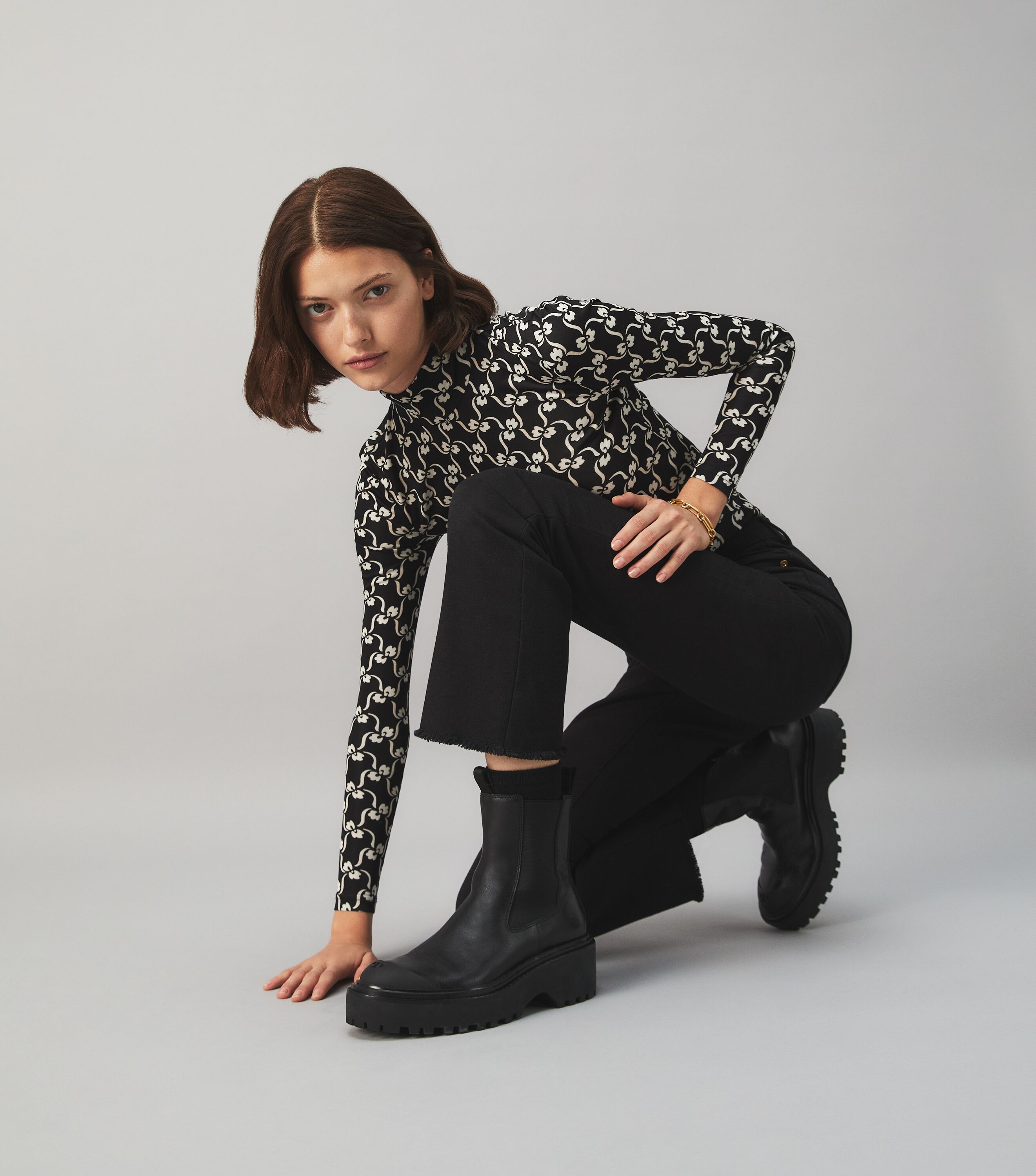 Tory burch pascal chelsea boot best sale