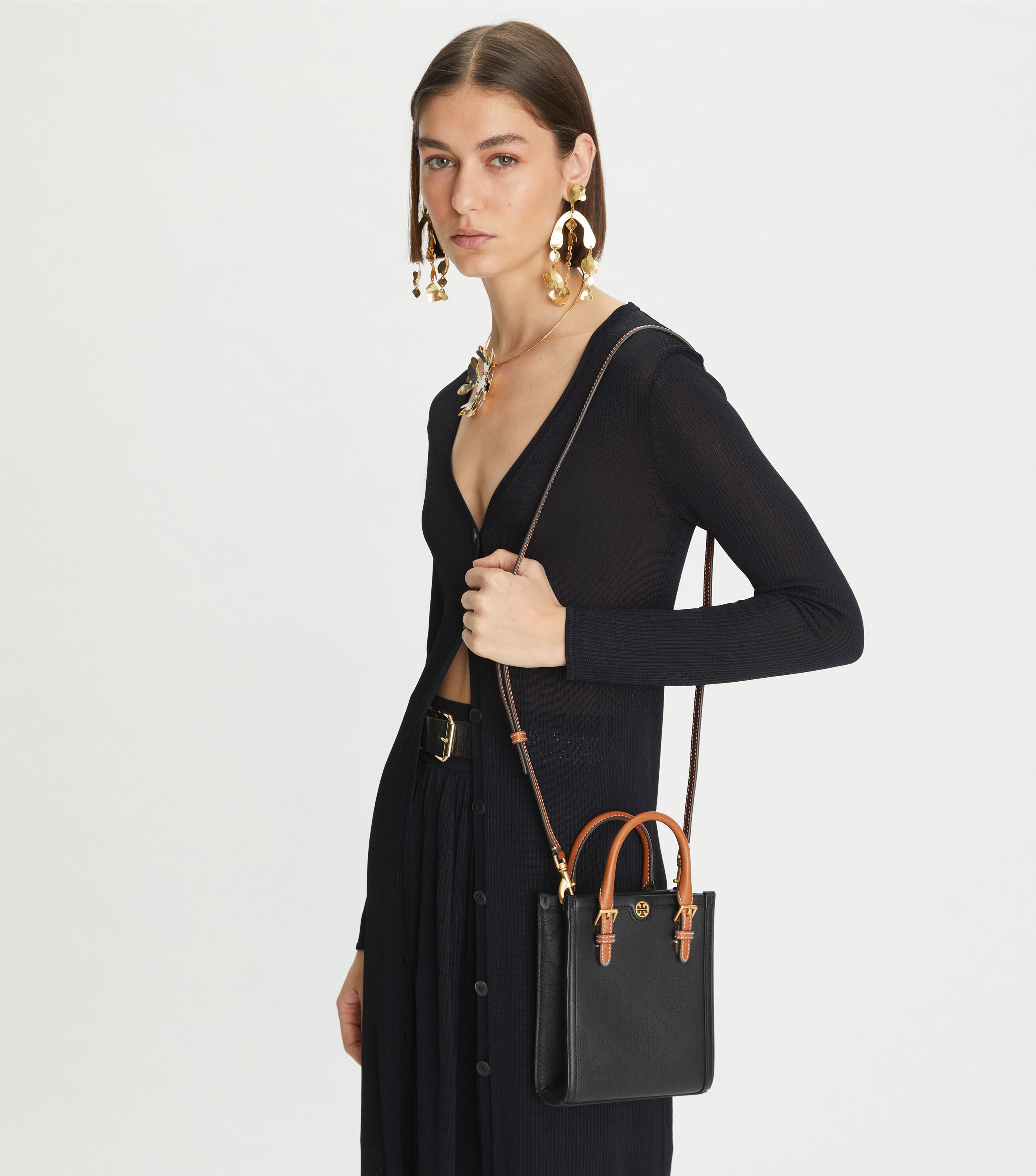Tory burch perforated tote outlet