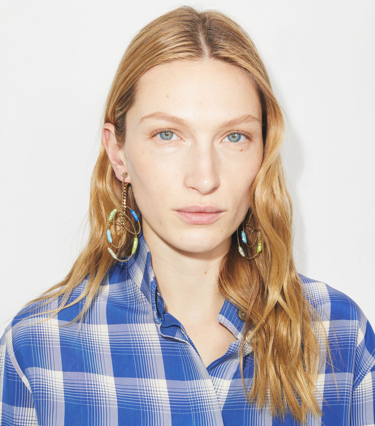 tory burch أقراط حلقية رانوي بتصميم دوامة