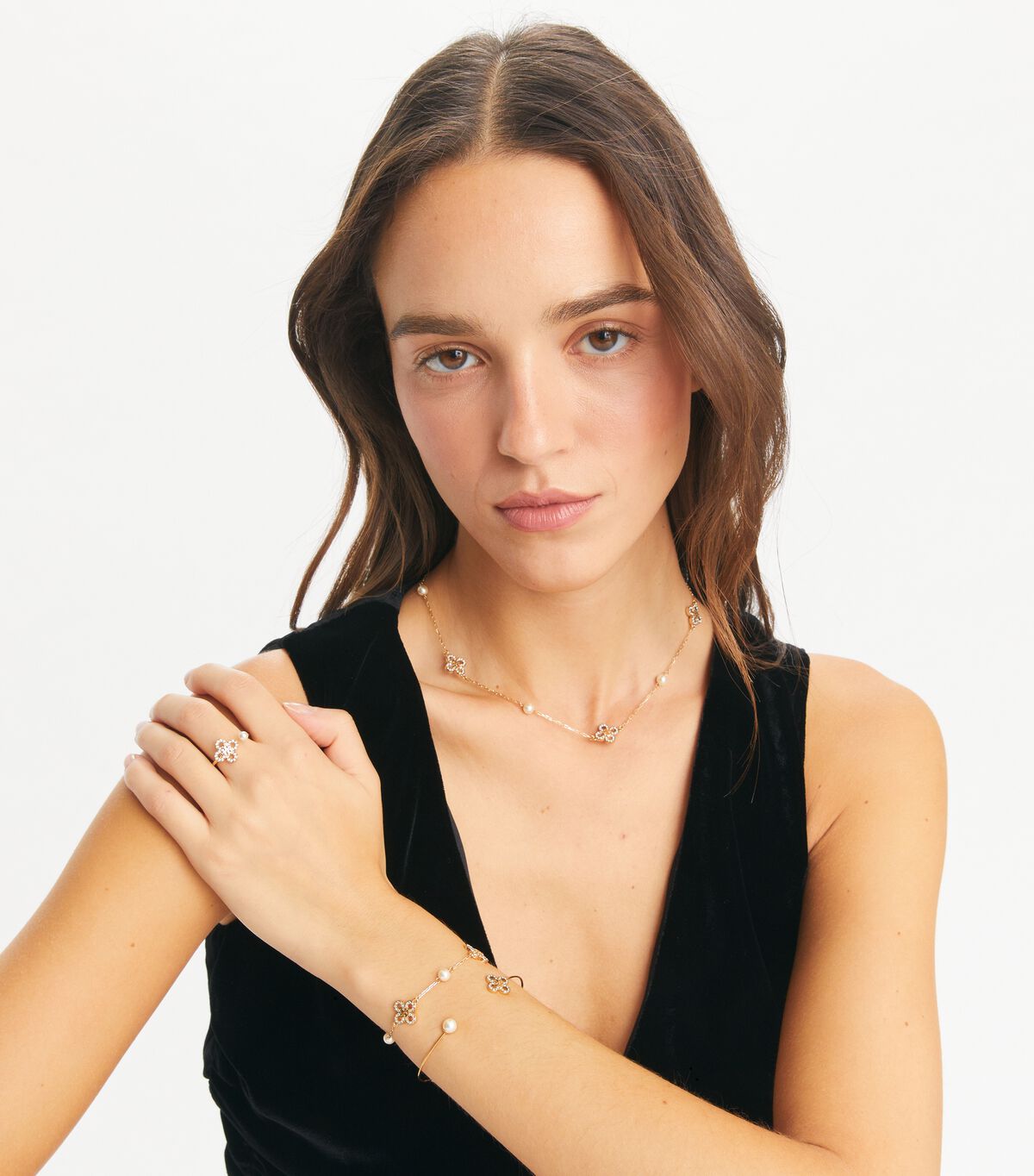 tory burch kira clover pearl necklace
