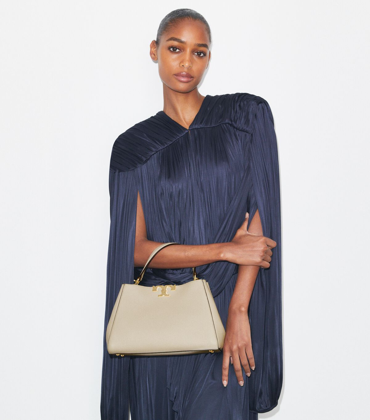 tory burch حقيبة إليانور الناعمة متوسطة الحجم