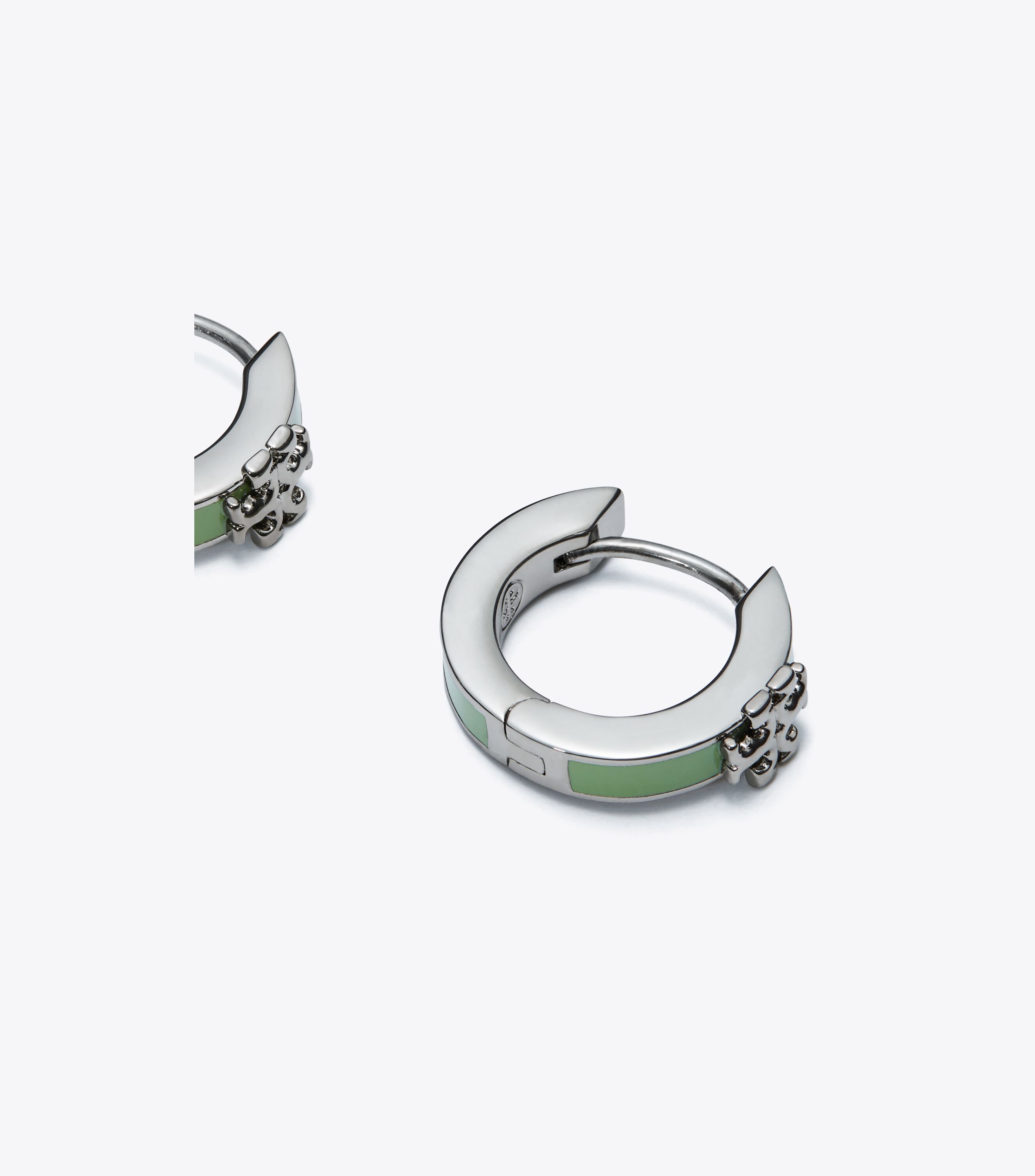 【送料&関税込】Tory Burch Kira Enamel Huggie Earrings Kira Enamel Huggie Earrings: Women's Designer Earrings