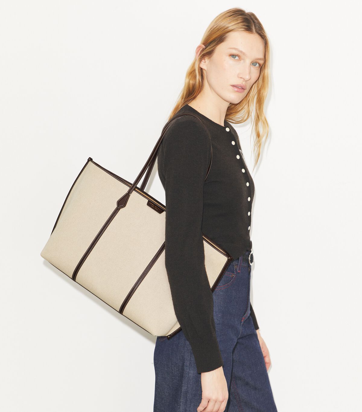 tory burch حقيبة بيري قماشية