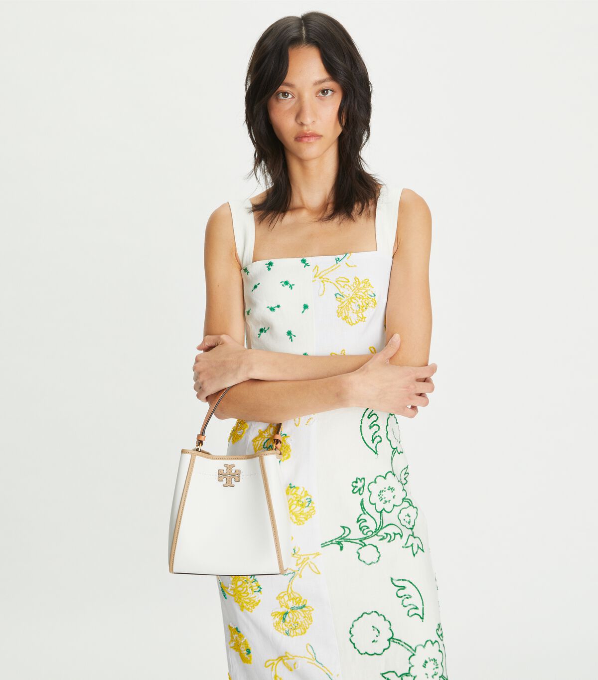 tory burch حقيبة دلو صغيرة ماكجرو