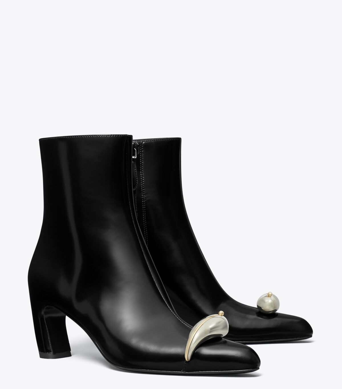 tory burch حذاء الكاحل المثقوب