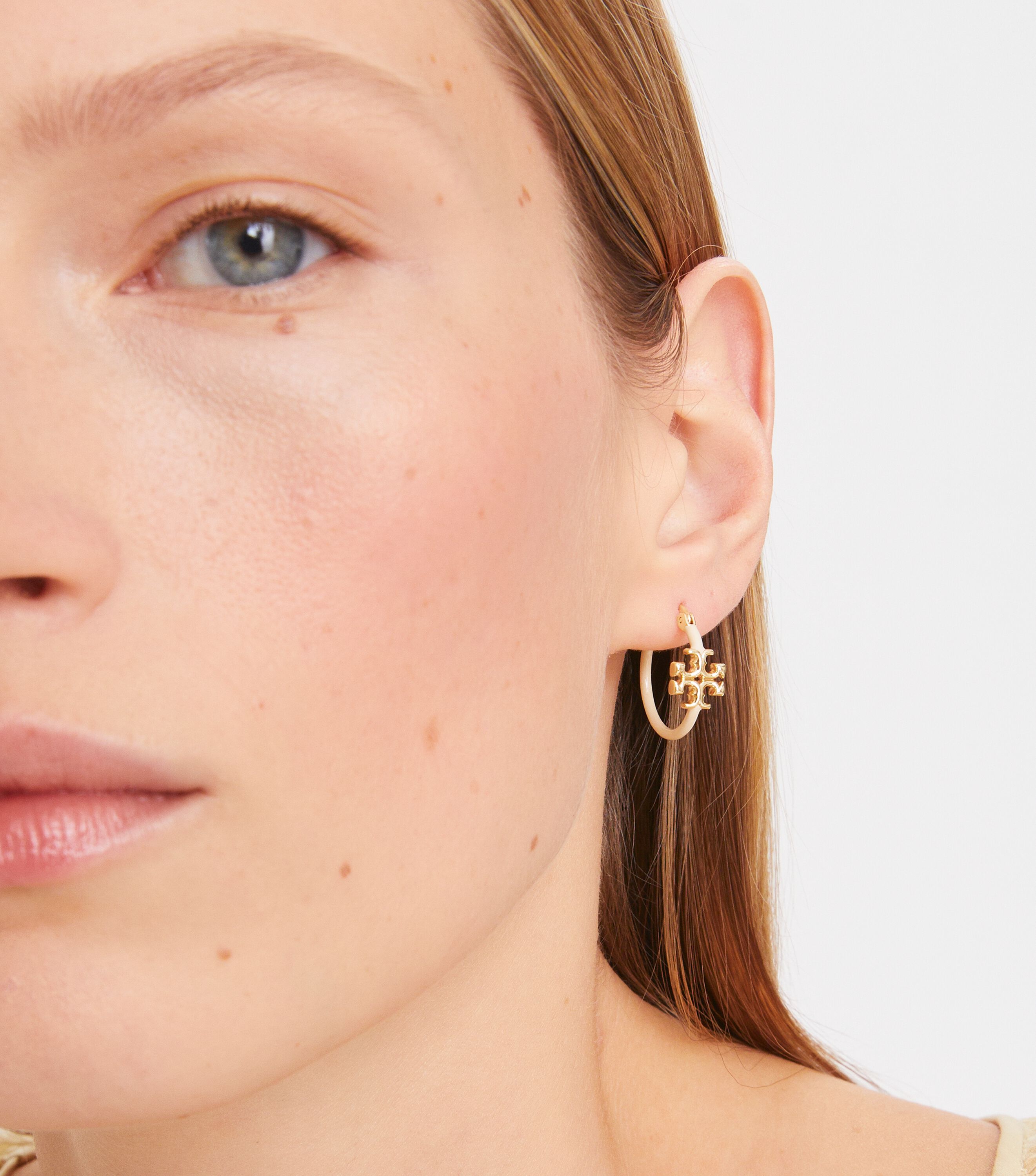 Eleanor Small Hoop Earring Tory Burch KSA Navigation Tory Burch