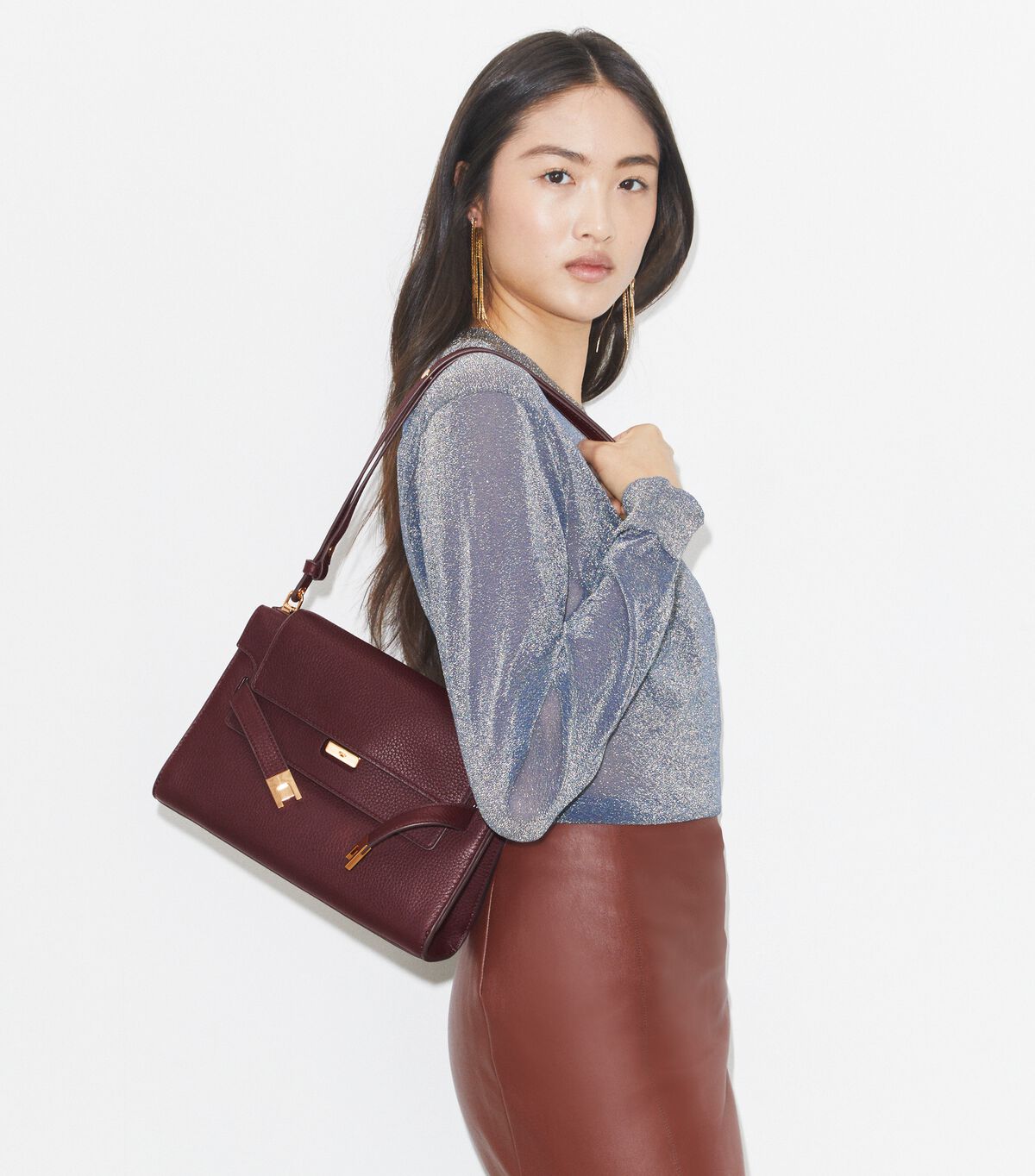 tory burch lee radziwill pebbled shoulder bag