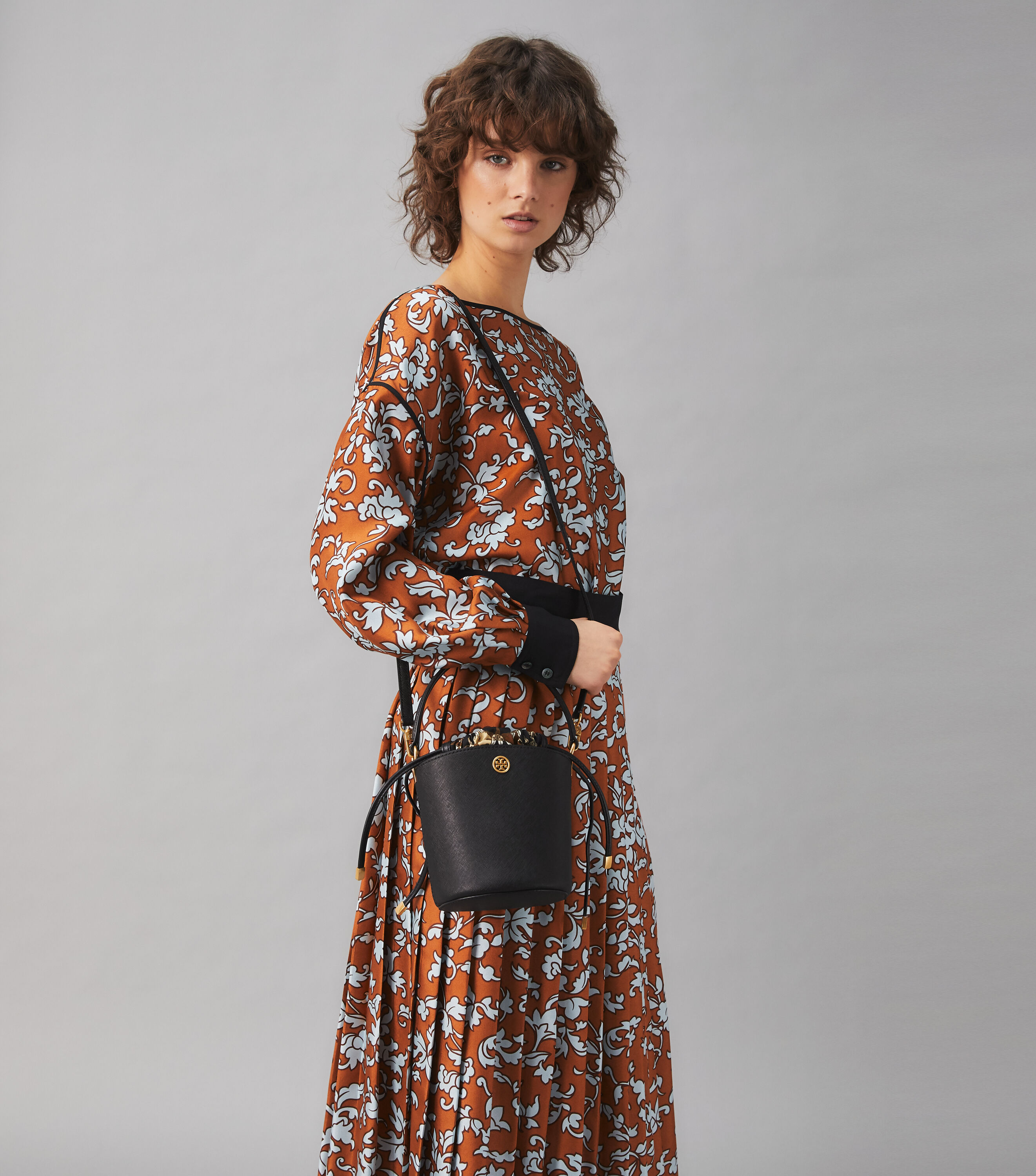 Tory burch robinson mini crossbody store