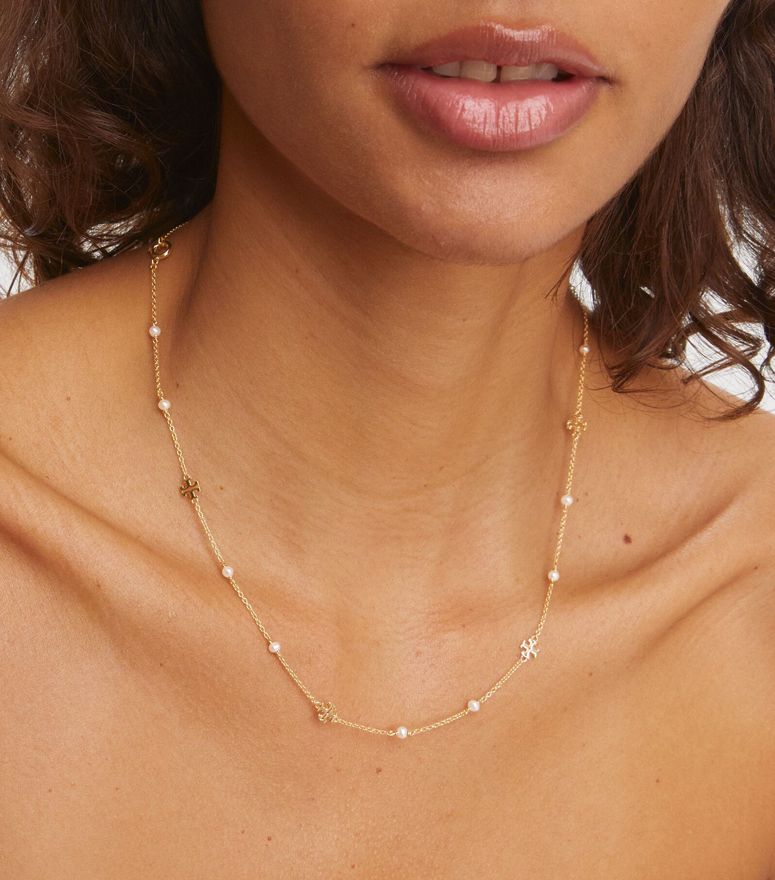 Kira Pearl Delicate Necklace, Tory Gold / Pearl | Tory Burch KSA