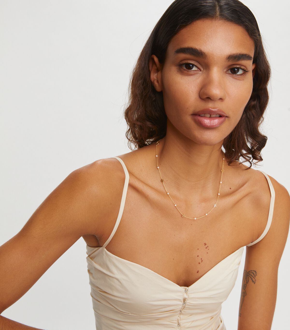tory burch kira pearl delicate necklace