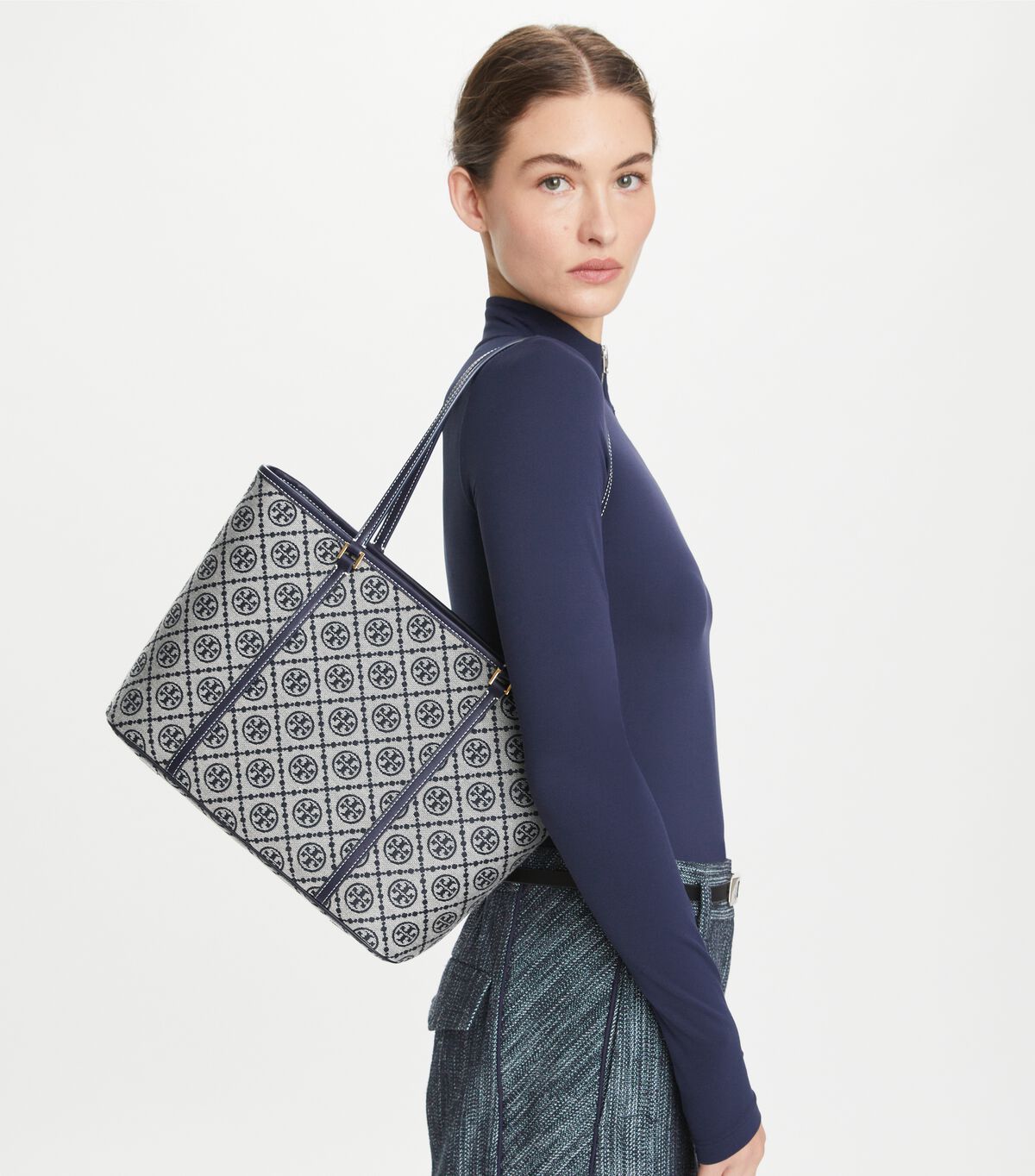 tory burch t monogram small zip tote