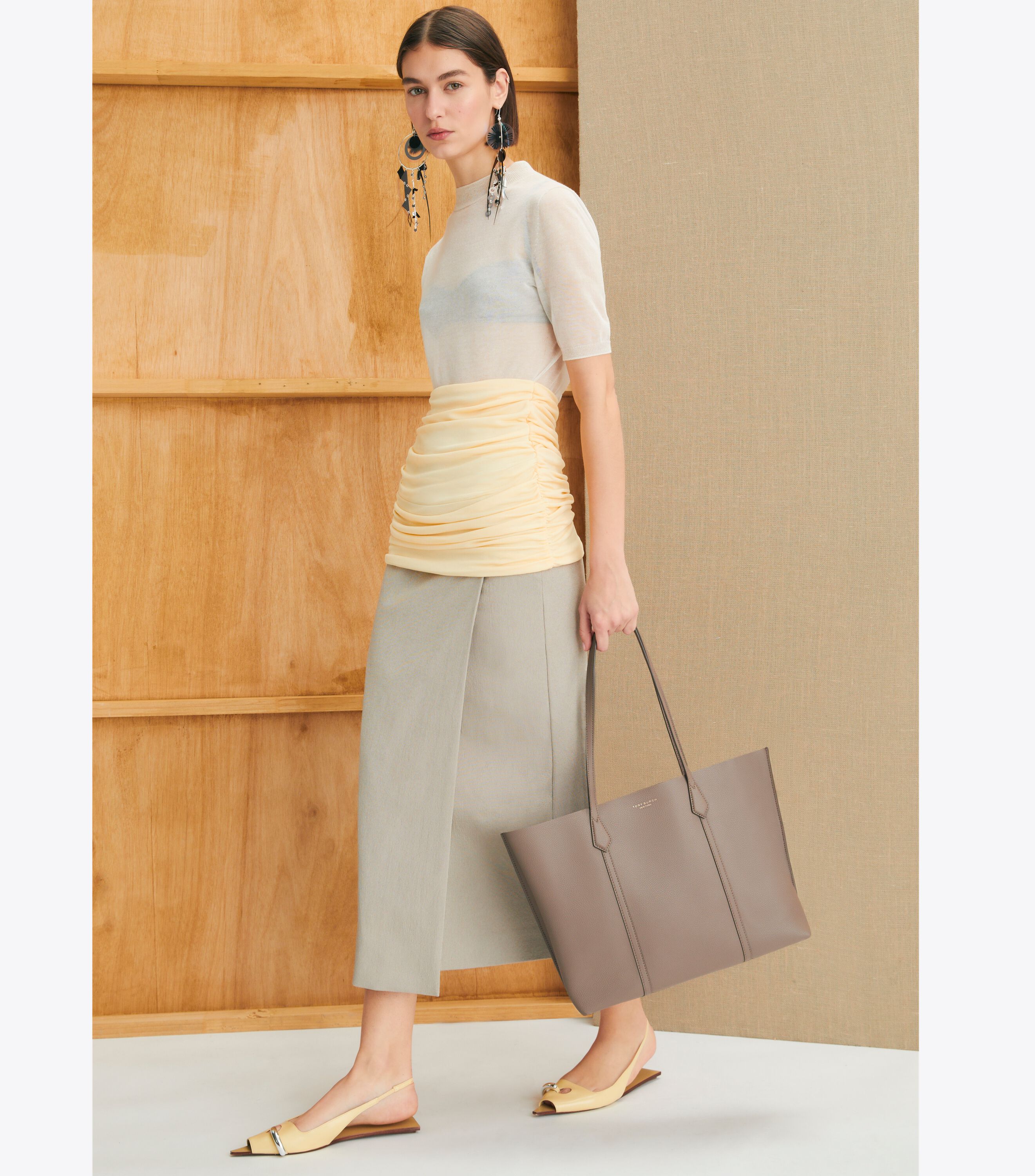 Tory burch triple clearance compartment perry tote