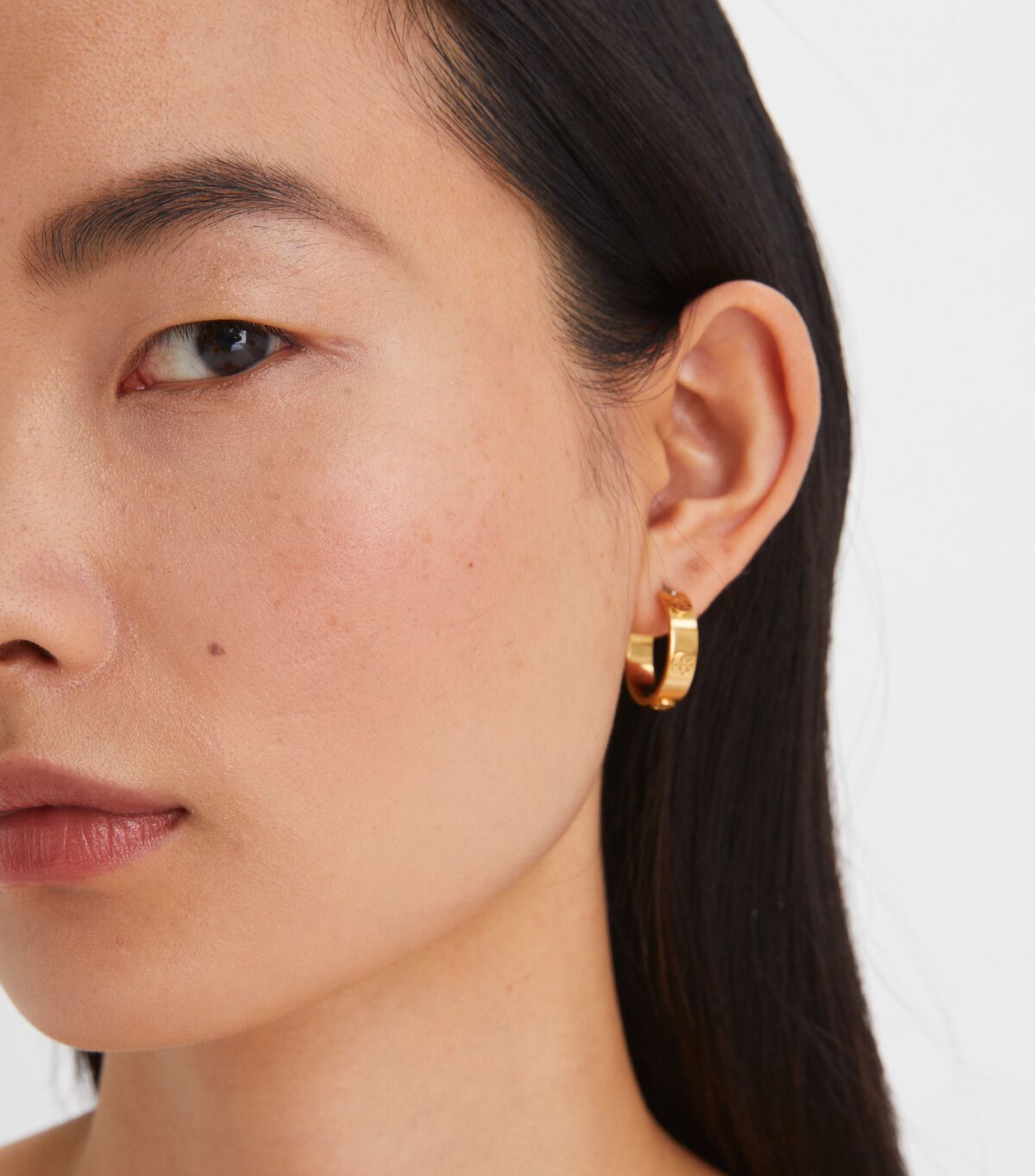 tory burch small miller stud huggie earring
